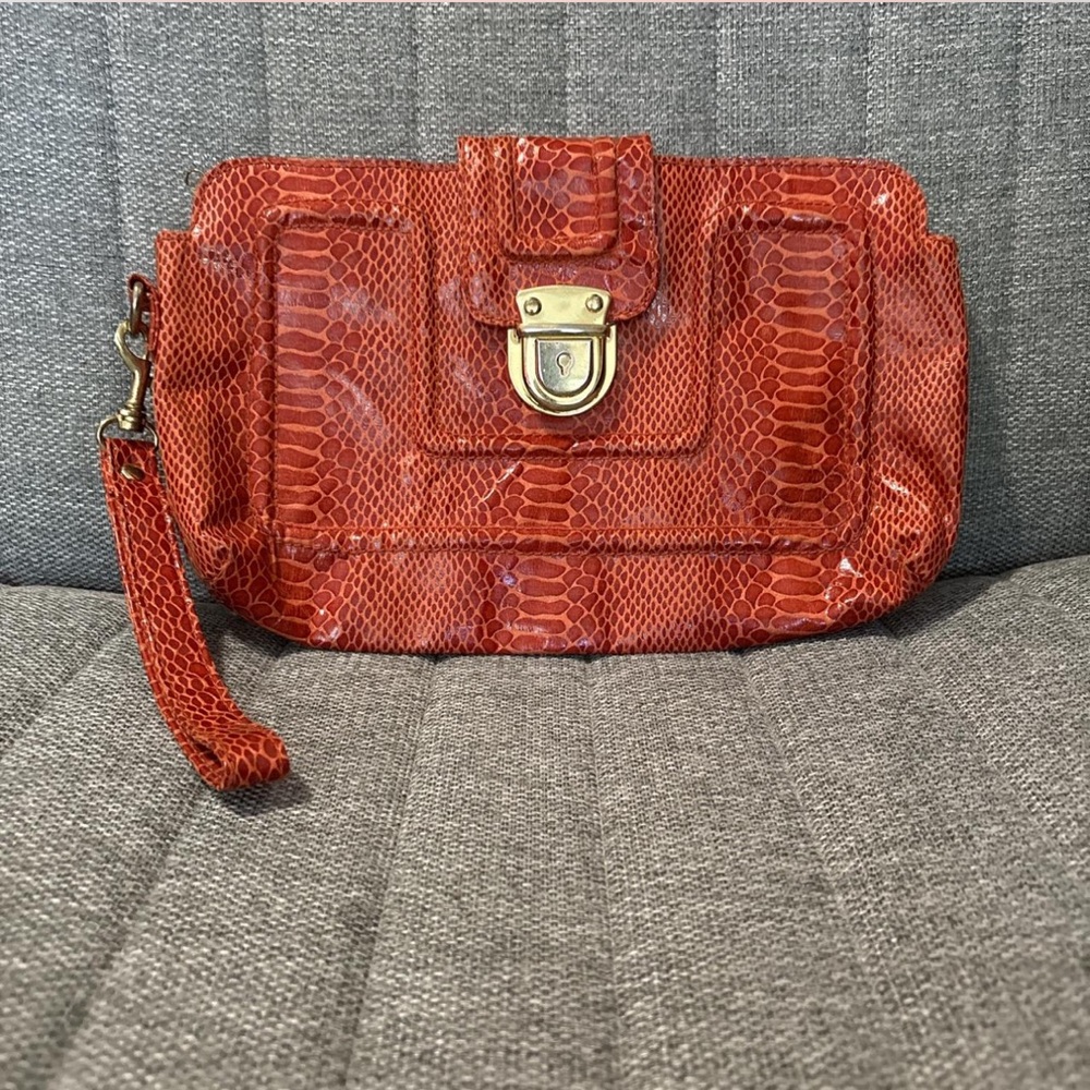 Chic Light Brown Snakeskin Embossed Clutch
